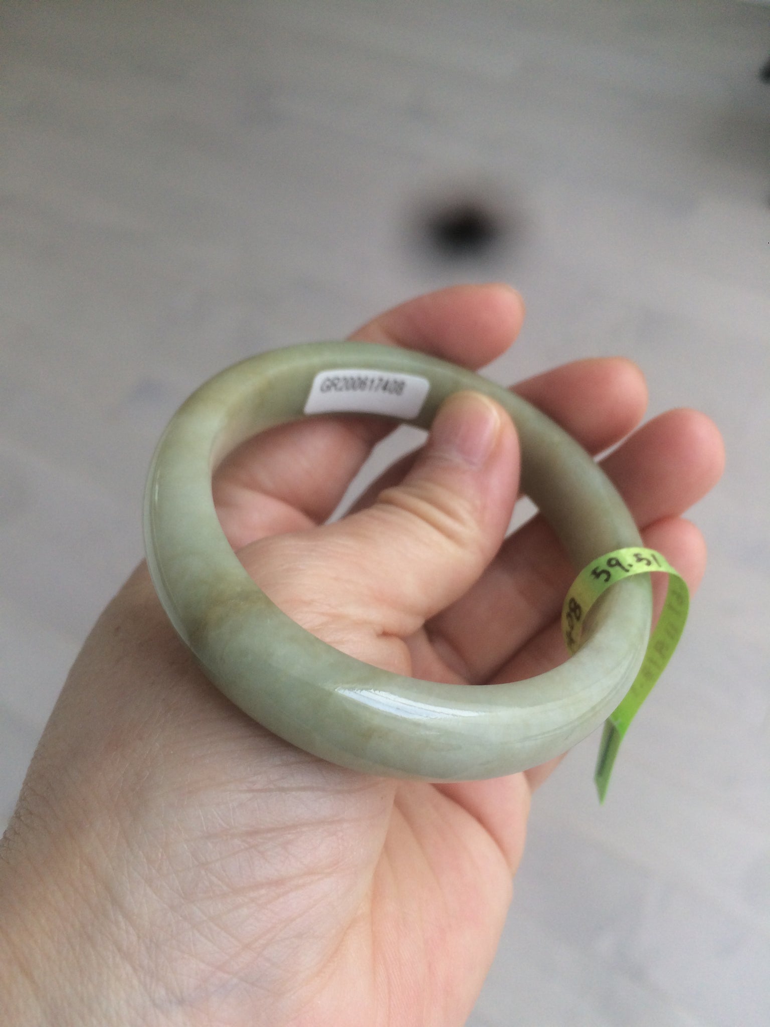 Load image into Gallery viewer, 55.4mm Certified type A 100% Natural green/yellow oval shape jadeite jade bangle AJ38-7408