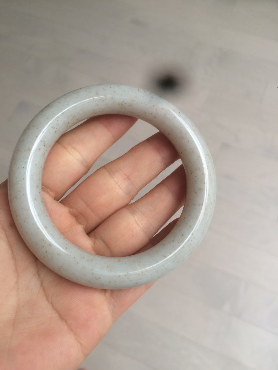 56.8mm 100% Natural white/beige with floating dandelions chubby round cut nephrite jade bangle HE12