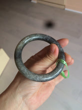 Load image into Gallery viewer, 54.9mm certified 100% Natural black/white nephrite(籽料青花) Sesame paste seed material round cut Jade bangle HF8-5534
