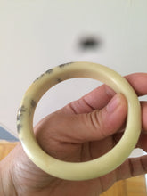 Load image into Gallery viewer, 58.9mm100% Natural butter yellow with black floating wildflowers Xiu Jade Serpentine bangle T348
