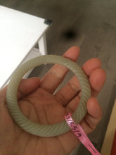 Load image into Gallery viewer, Certified 57.5 mm 100% Natural green/ white round cut twist vintage style nephrite Jade bangle X47-1194
