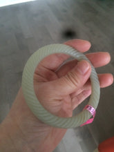 Load image into Gallery viewer, Certified 57.5 mm 100% Natural green/ white round cut twist vintage style nephrite Jade bangle X47-1194
