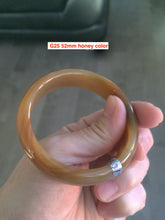 Load image into Gallery viewer, 100% natural icy clear agate bangle group AB37
