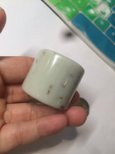 Load image into Gallery viewer, 100% Natural beige with brown flying dandelions nephrite Jade men&#39;s thumb ring HE10
