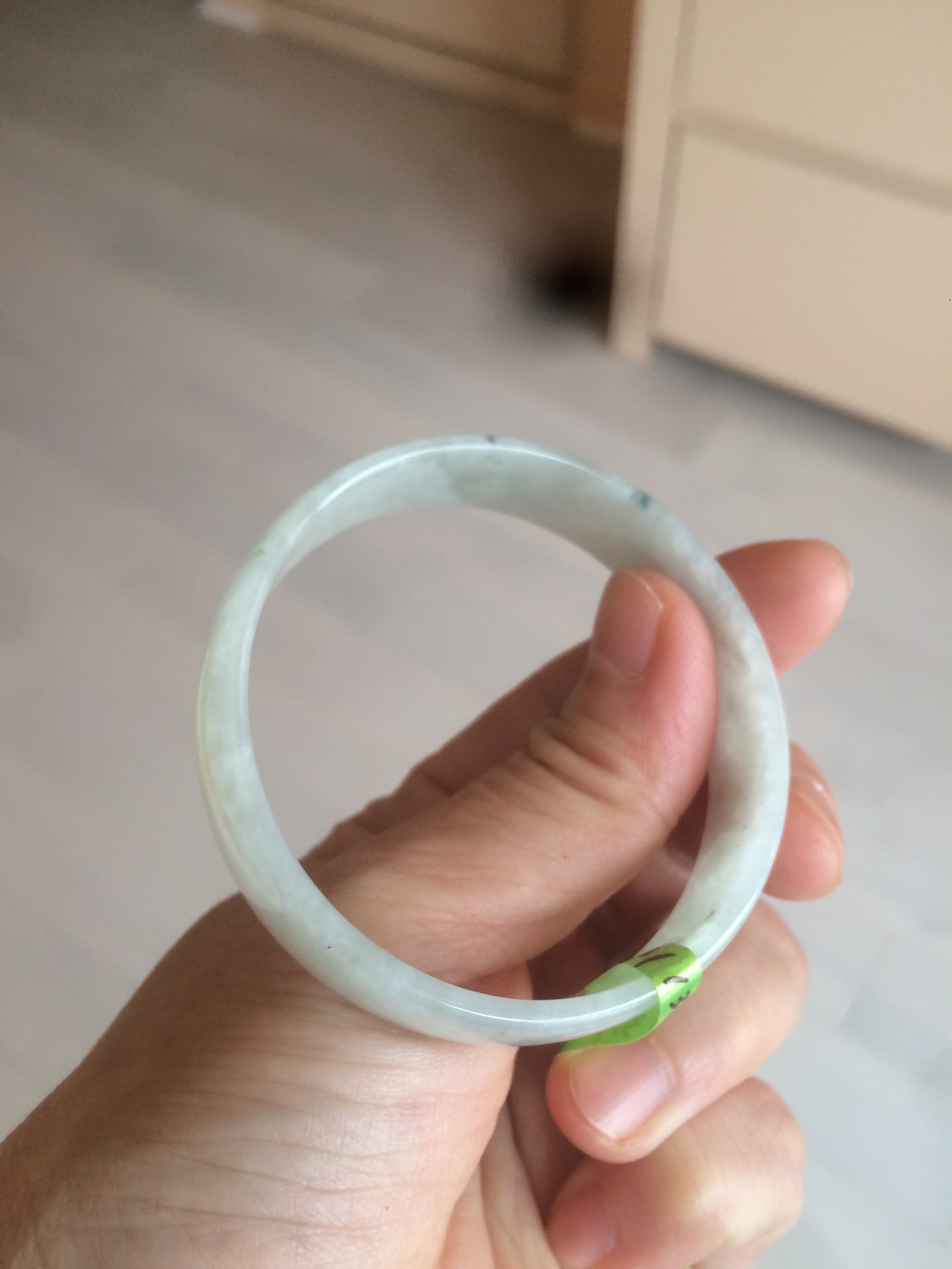 Load image into Gallery viewer, 52.7mm certified Type A 100% Natural white light green/white/black thin Jadeite Jade bangle AJ19-1060