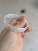 Load image into Gallery viewer, 51.5mm certified Type A 100% Natural white with yellow floating flowers thin jadeite jade bangle R83-4972
