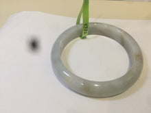 Load image into Gallery viewer, 57.8mm Certified Type A 100% Natural light green/brown Jadeite Jade bangle Z81-5732
