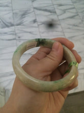 Load image into Gallery viewer, 57.5mm Certified Type A 100% Natural sunny green/yellow Jadeite Jade bangle W61-5522
