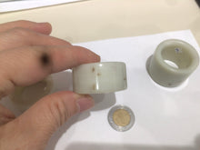 Load image into Gallery viewer, 100% Natural beige with brown flying dandelions nephrite Jade men&#39;s thumb ring HE10
