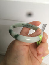 Load image into Gallery viewer, 53.5mm Certified type A 100% Natural light green/yellow/green floating flower oval jadeite jade bangle AC32-5313
