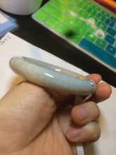 Load image into Gallery viewer, 56.8mm 100% Natural white/beige with floating dandelions chubby round cut nephrite jade bangle HE12
