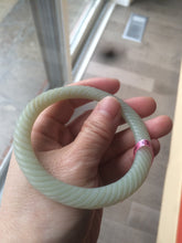 Load image into Gallery viewer, Certified 57.5 mm 100% Natural green/ white round cut twist vintage style nephrite Jade bangle X47-1194
